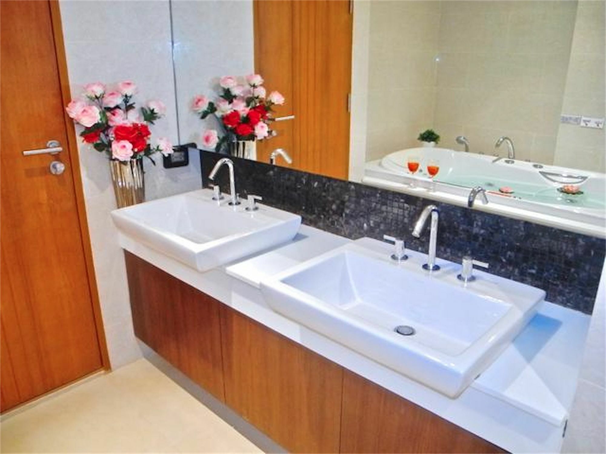 The Privilege Residence : 1 Bedroom Apartment In パトン エクステリア 写真